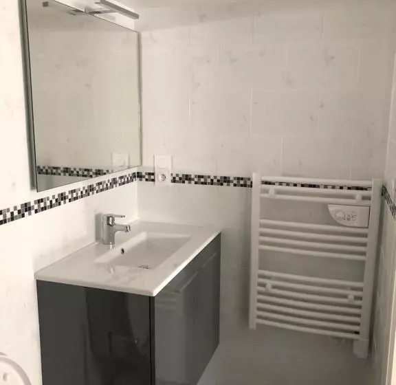 Aamiaismajoitus (B&B) Le Nid Du Franc