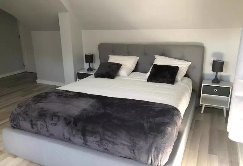 Aamiaismajoitus (B&B) Le Nid Du Franc