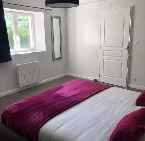 Aamiaismajoitus (B&B) Le Nid Du Franc