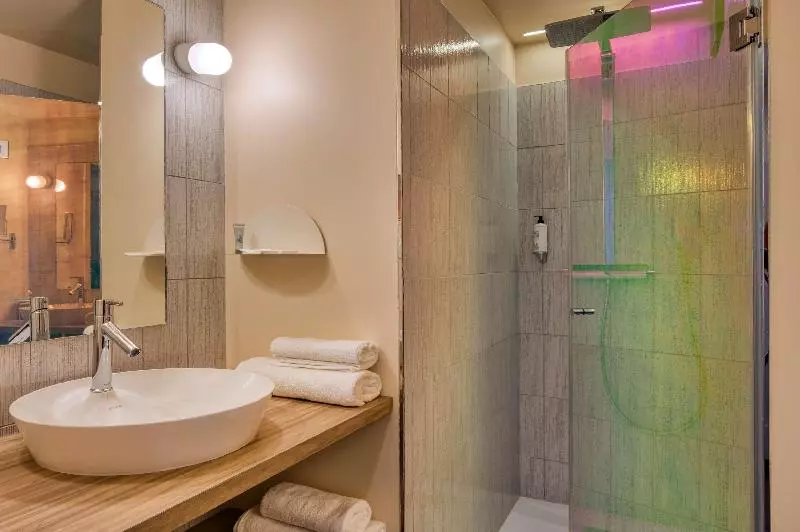 Aiden By Best Western Clermont Ferrand Hotel & Spa