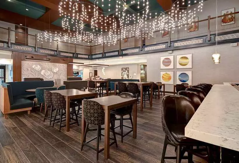 Hotelli Hilton Garden Inn Kalamazoo