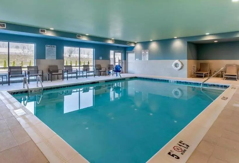 Hotelli Holiday Inn Express & Suites   Carlisle Southwest I 81, An Ihg