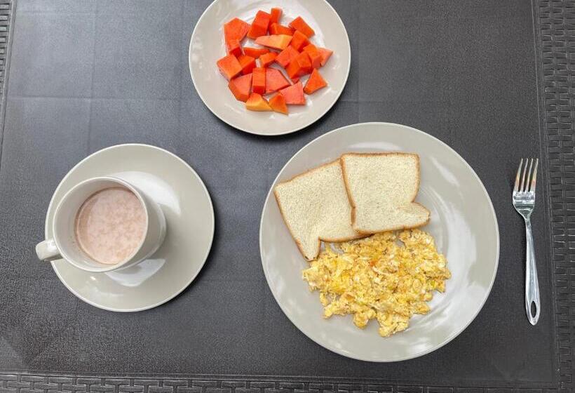 هتل Luna Roja Del Llano