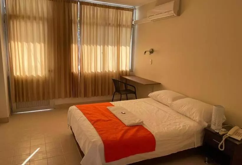 Hotelli Luna Roja Del Llano