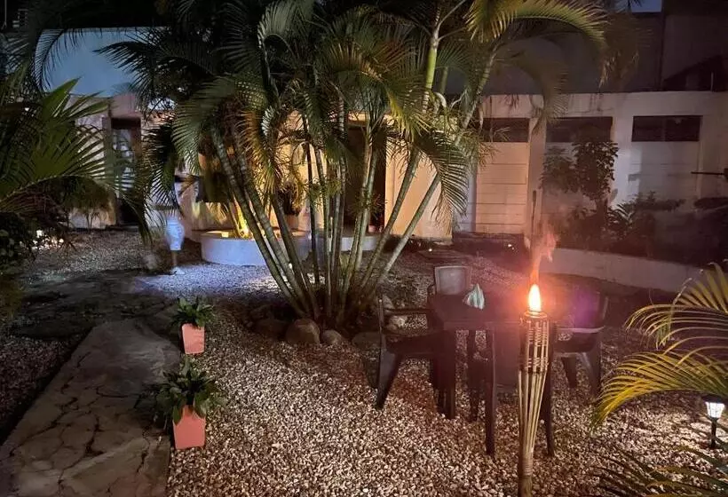 Hotelli Luna Roja Del Llano