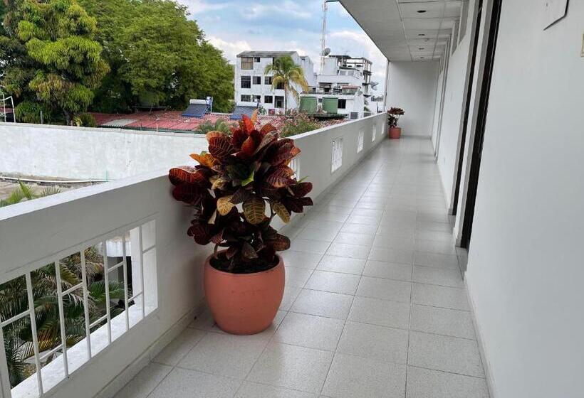 هتل Luna Roja Del Llano