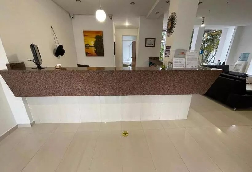 Hotelli Luna Roja Del Llano