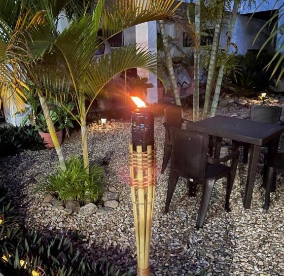 هتل Luna Roja Del Llano