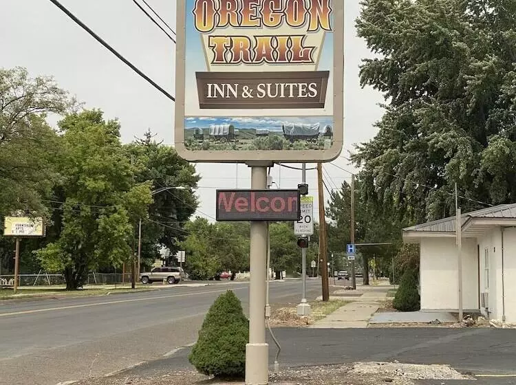 Hotelli Oregon Trail Inn And Suites