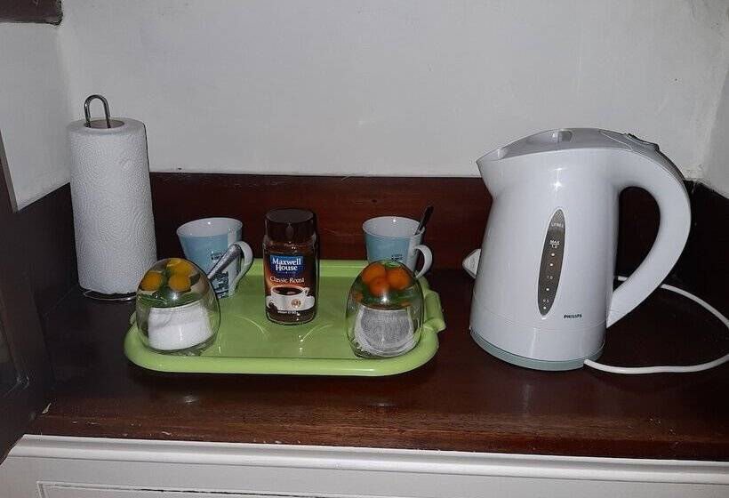 Hotel Phoenix Nights Guest House