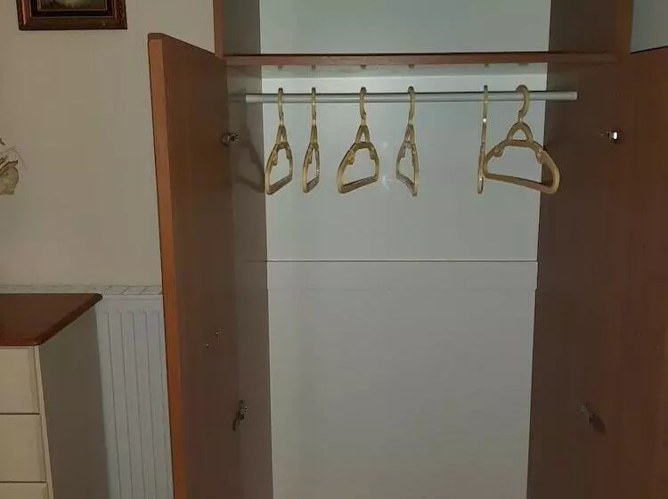 ホテル Phoenix Nights Guest House