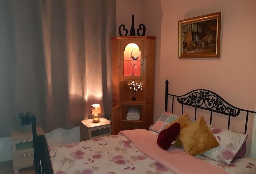 Hotel Phoenix Nights Guest House