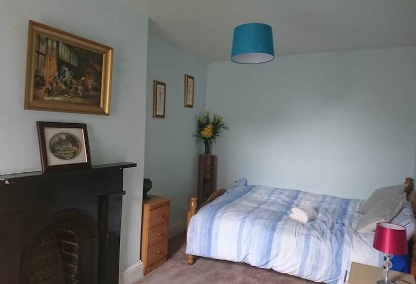 Hotel Phoenix Nights Guest House