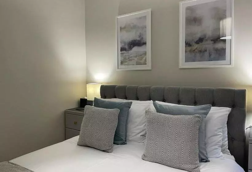 Majatalo Peacock Guest House