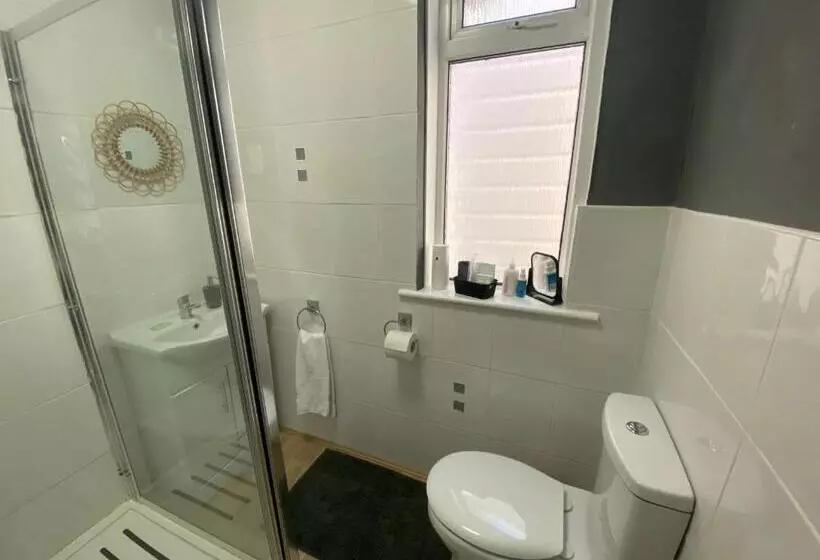 Majatalo Peacock Guest House