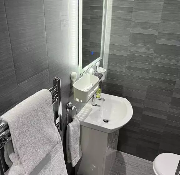 Majatalo Peacock Guest House