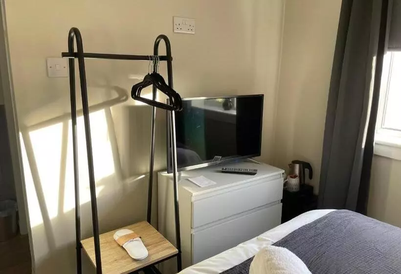 Majatalo Peacock Guest House