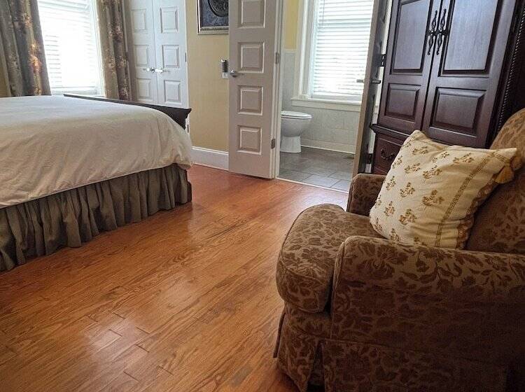 Bed and Breakfast Grand Lux Inn