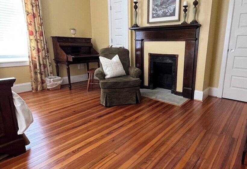 Bed and Breakfast Grand Lux Inn