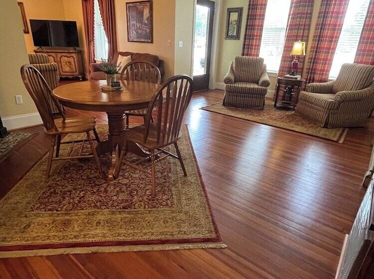 Bed and Breakfast Grand Lux Inn