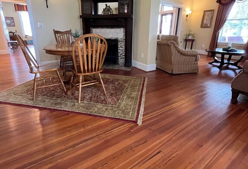 Bed and Breakfast Grand Lux Inn