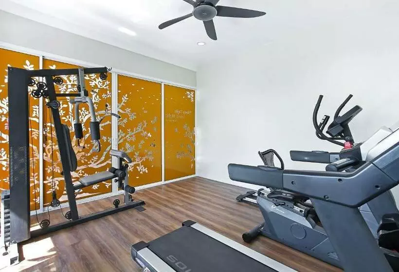 ホテル Fullroom 77 Srinakarin