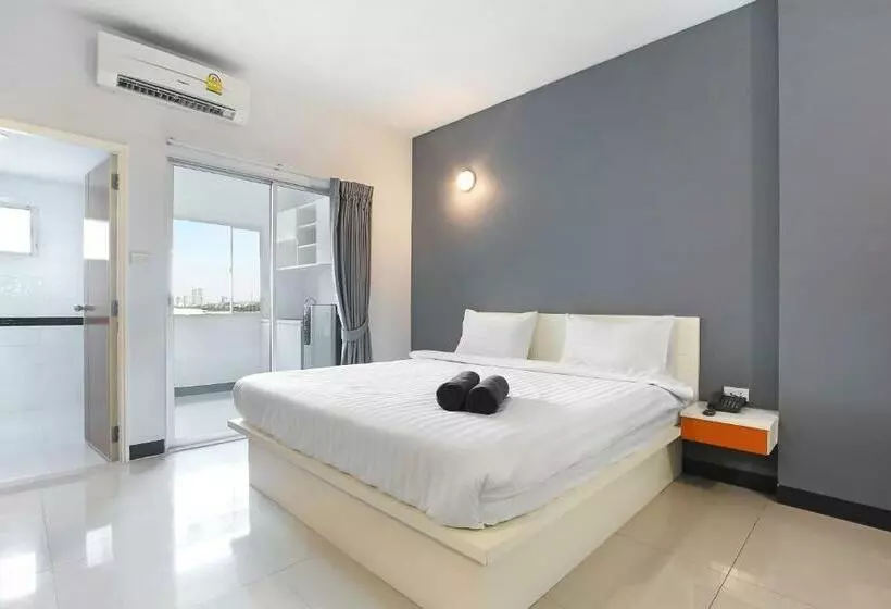 ホテル Fullroom 77 Srinakarin