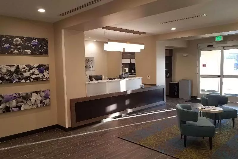 ホテル Mainstay Suites Great Falls Airport