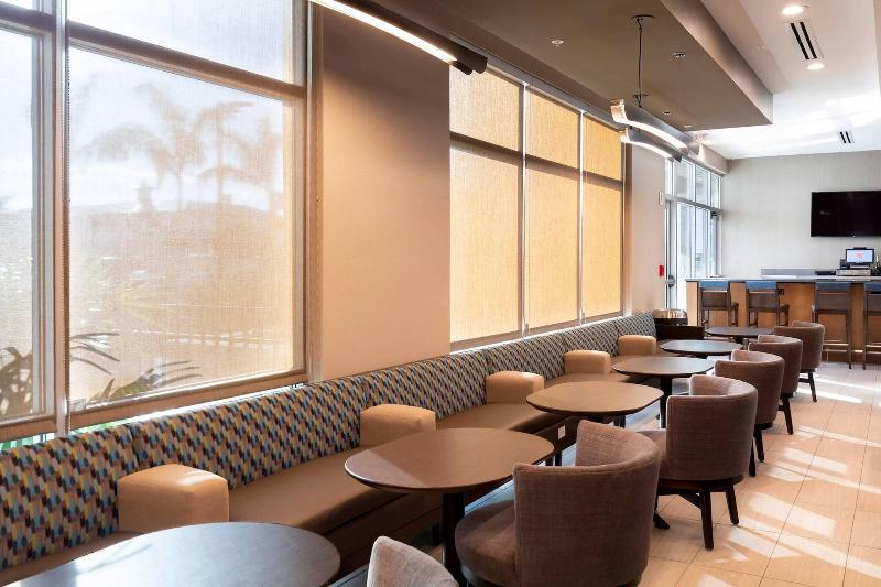 Отель Springhill Suites By Marriott Cape Canaveral Cocoa Beach