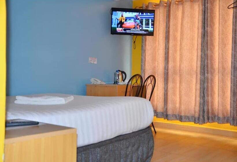 هتل Eaglesvale Resort