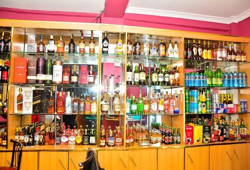 هتل Eaglesvale Resort