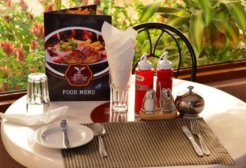 هتل Eaglesvale Resort