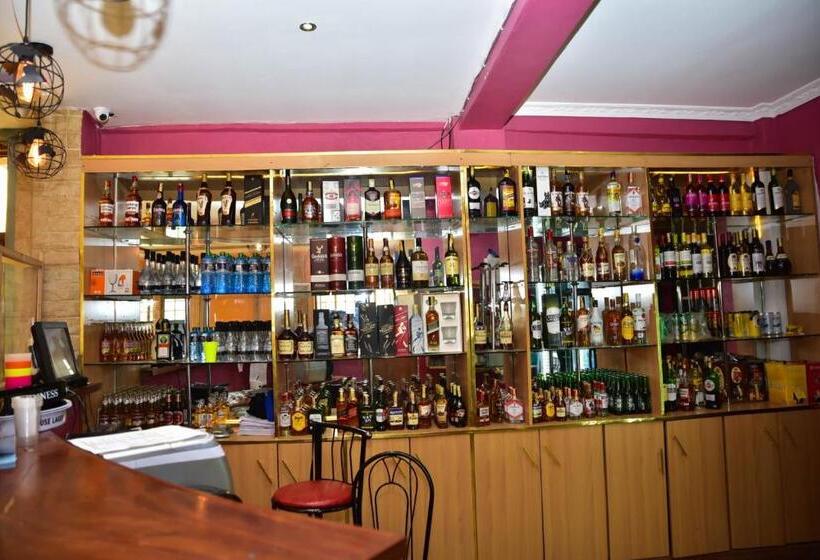 هتل Eaglesvale Resort