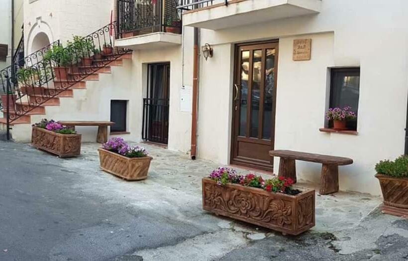 تختخواب و صبحانه San Leonardo