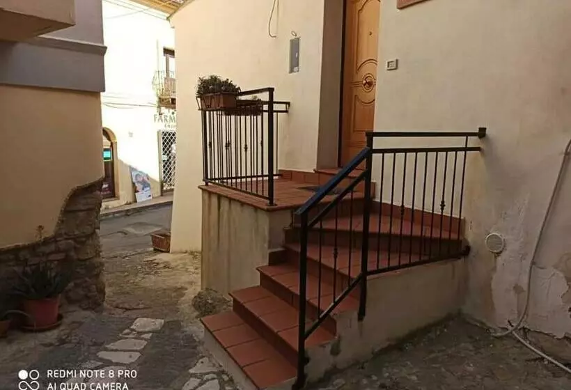تختخواب و صبحانه San Leonardo