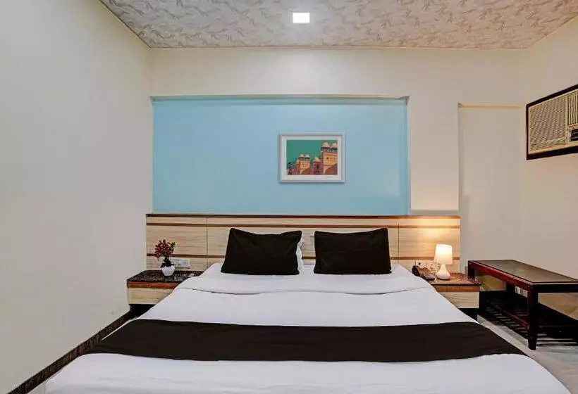 ホテル Collection O Guru Heritage Kalamboli