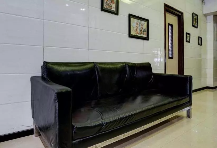 ホテル Collection O Guru Heritage Kalamboli