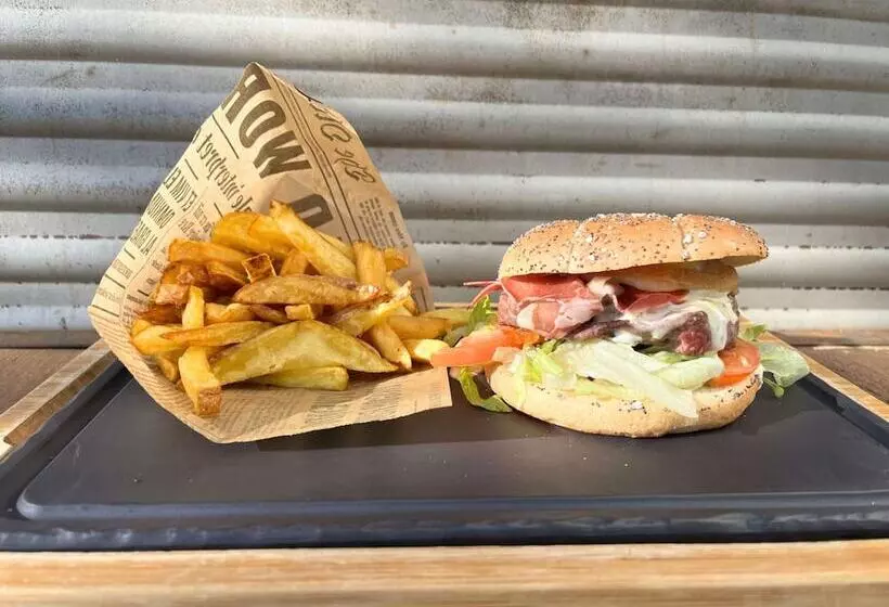 ホテル Ibis Lunel Petite Camargue