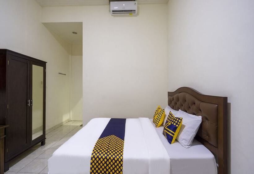 Hotel Spot On 3978  Danau Indah