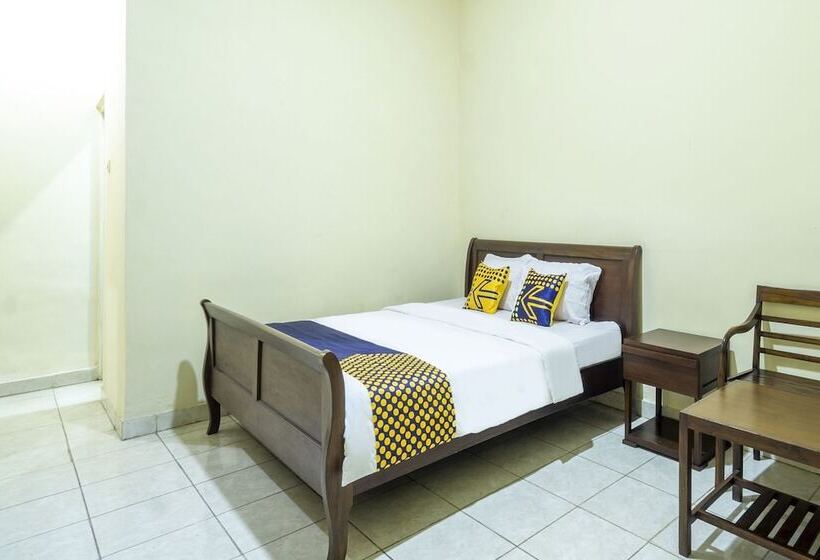 Hotel Spot On 3978  Danau Indah