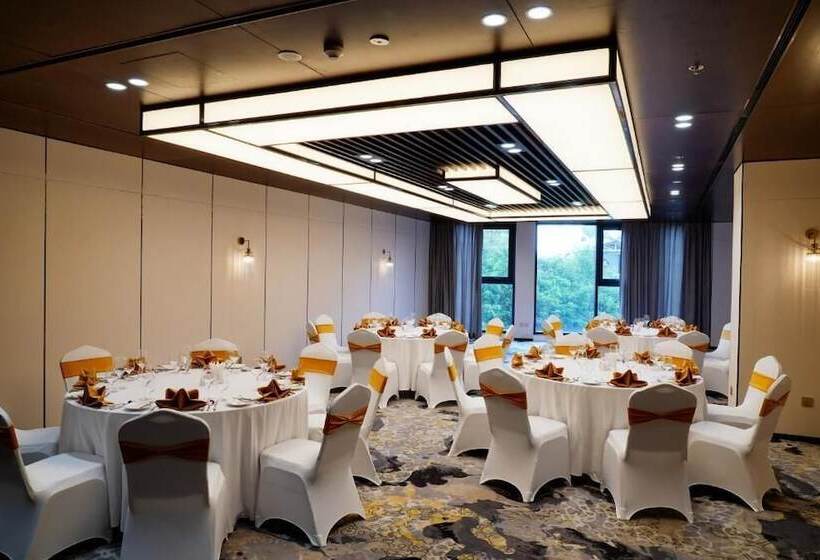 هتل The Five Residences Hanoi