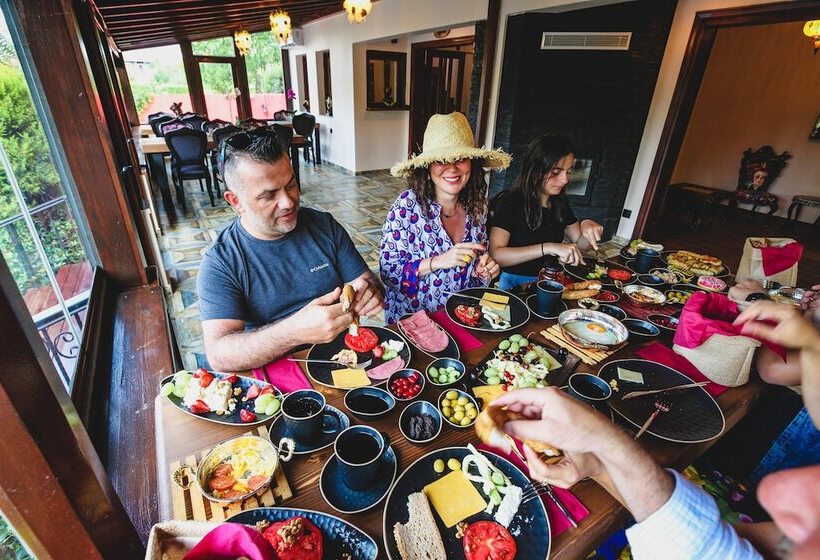 فندق The Red Witch Boutique