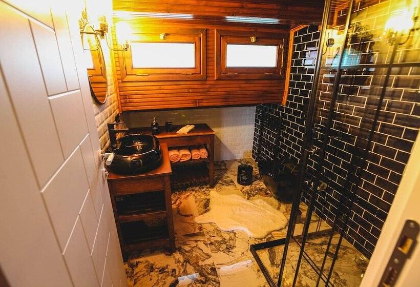 فندق The Red Witch Boutique