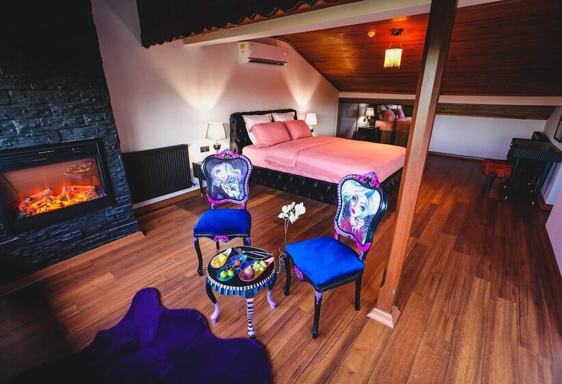 فندق The Red Witch Boutique