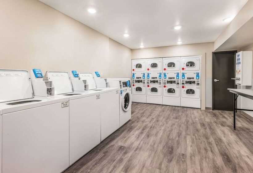 בית מלון כפרי Woodspring Suites Linden