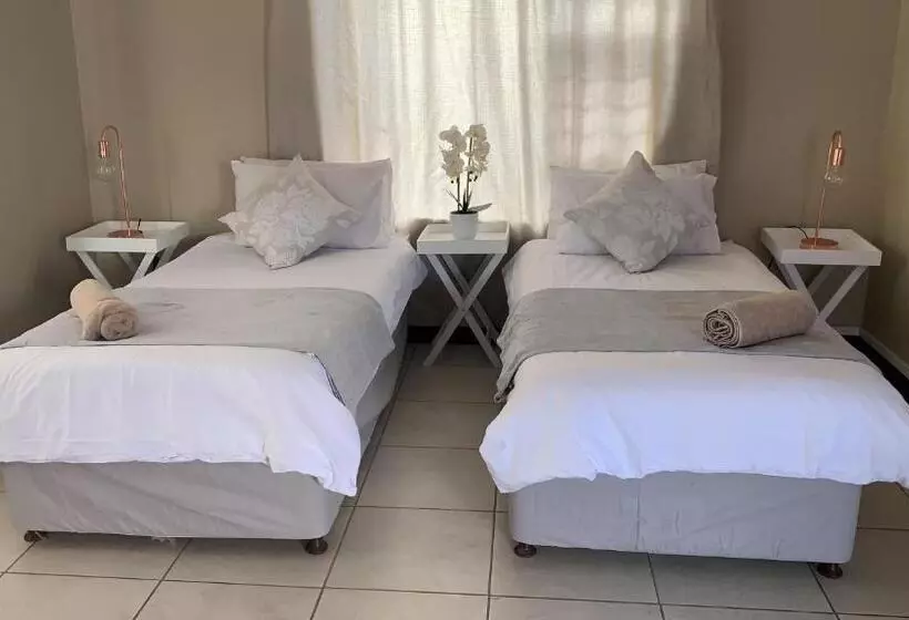 پانسیون Bread & Barrel Eureka Kimberley