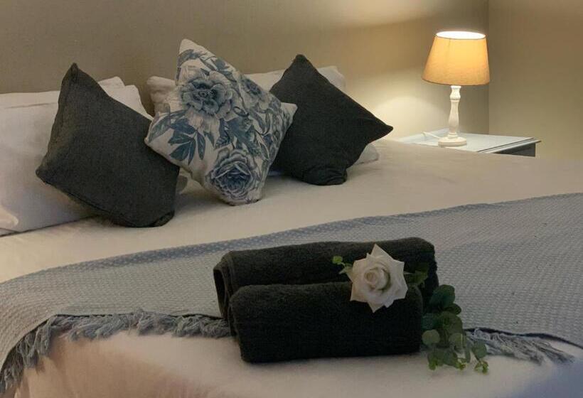 Pension Bread & Barrel Eureka Kimberley