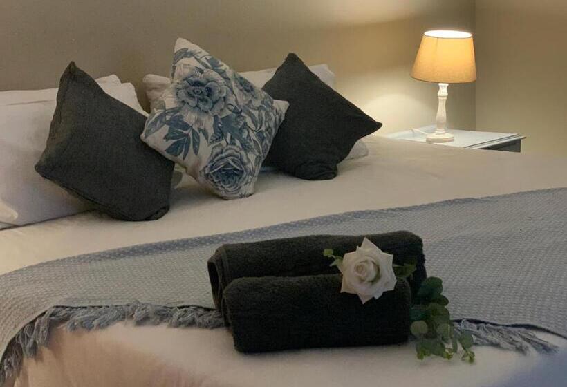 Pension Bread & Barrel Eureka Kimberley