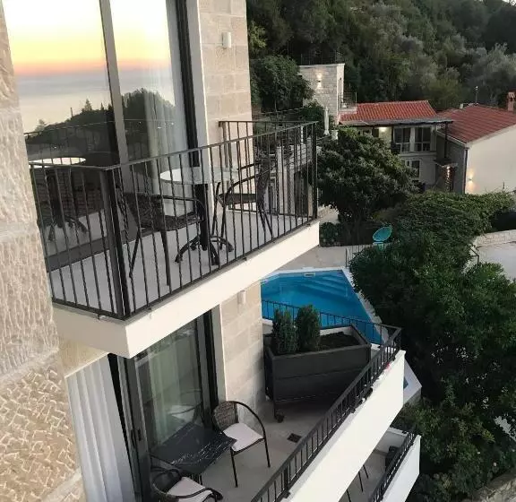 Rezevici Boutique Villa