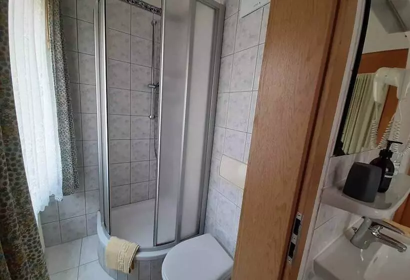 Retkeilymaja Gästehaus Edelmann